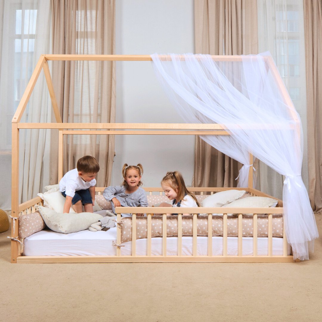 Montessori house floor bed twin size with fence and roof for children aged 1 and up – solid wood – ForFullFun